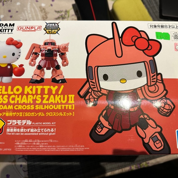 Other - Kitty x Gundam figure
